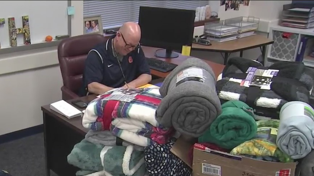 Katy teacher drives for Uber and collects blankets for the homeless