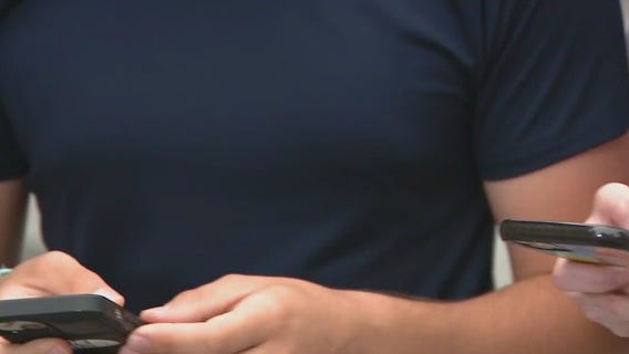 Survey ranks 30 US cities by phone etiquette: Where is NYC?