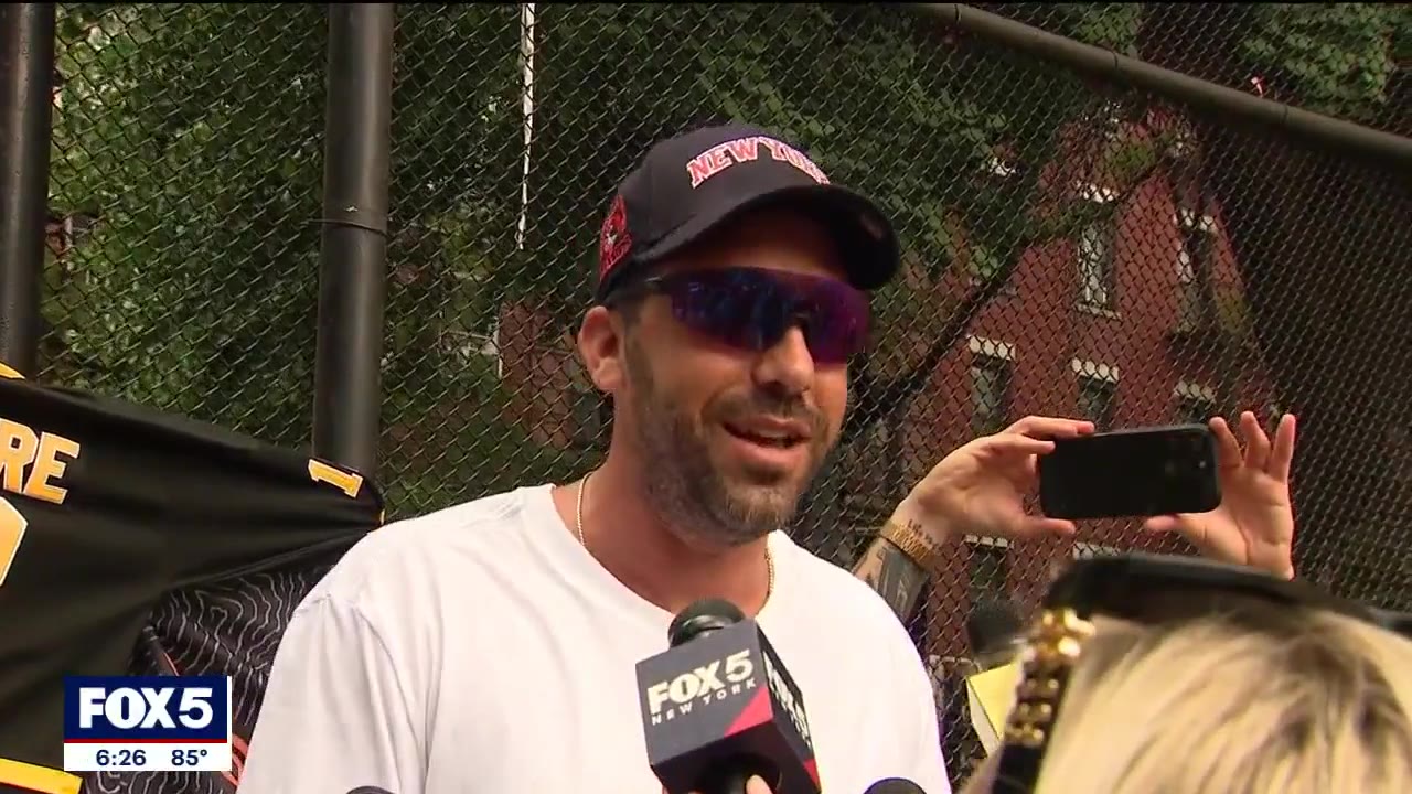 Adam Sandler look-alike contest held in Soho