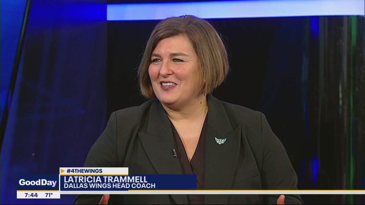 Dallas Wings coach chats before playoffs series