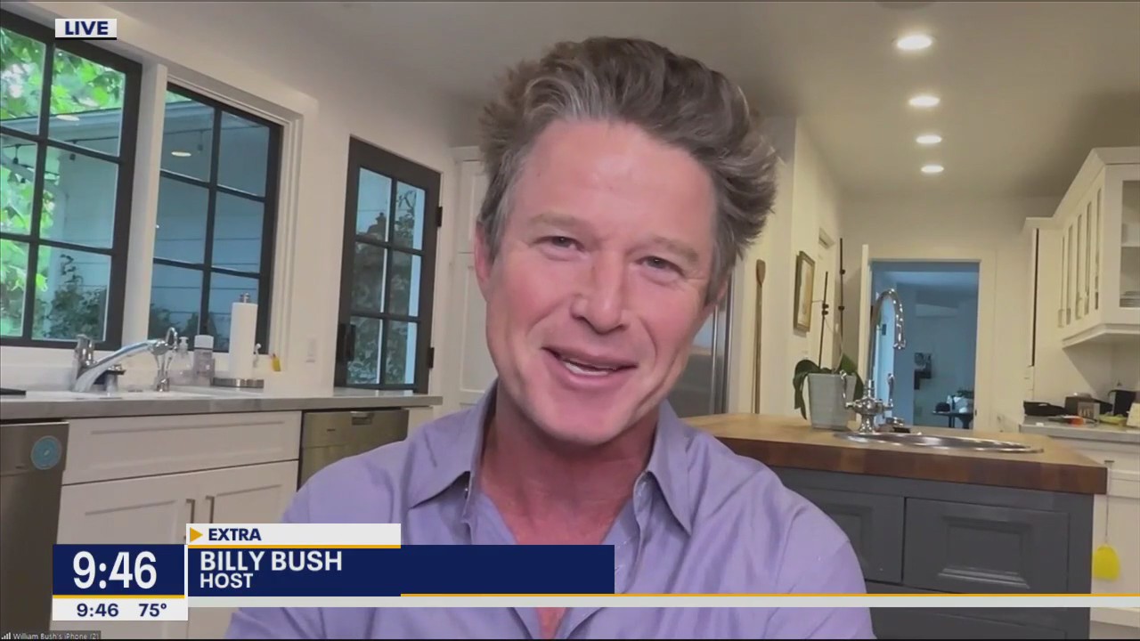 Extra celebrates 30 years of entertainment headlines