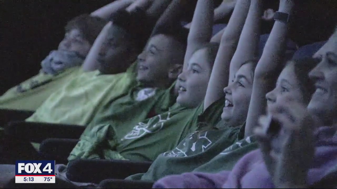 Students learn about eclipses at UTA Planetarium