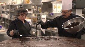 Irving bakes massive Moon Pie for the eclipse