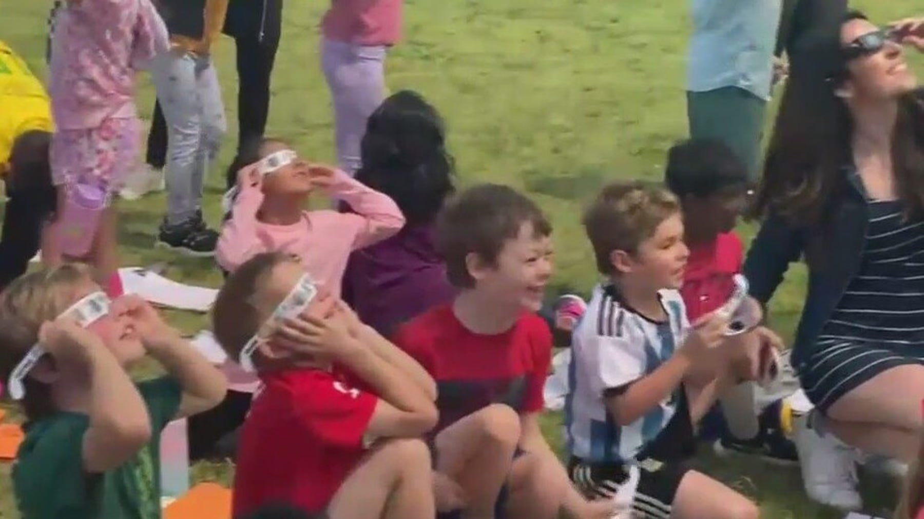 Plano students watch the solar eclipse