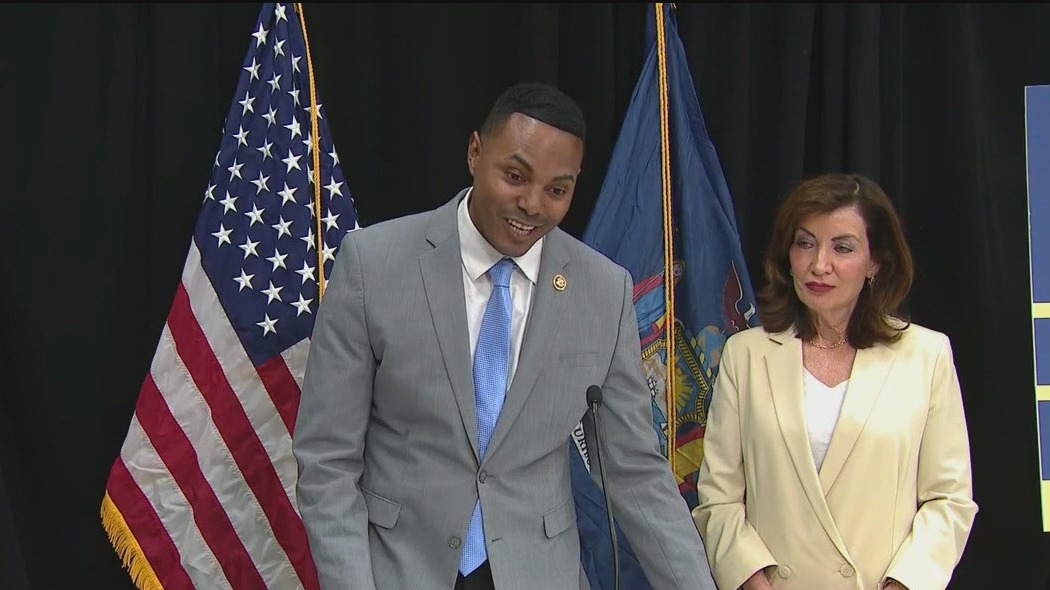 NY political foes unite to denounce Trump health care cuts