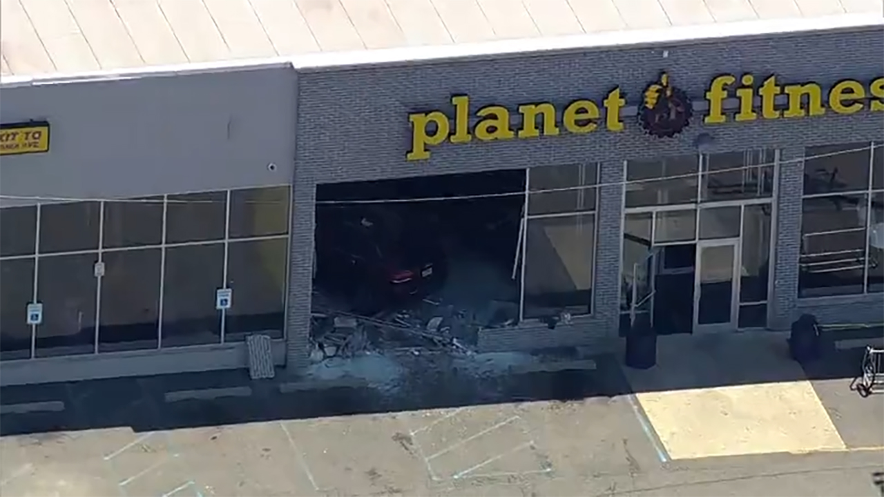 Car plows into NJ Planet Fitness; 1 dead