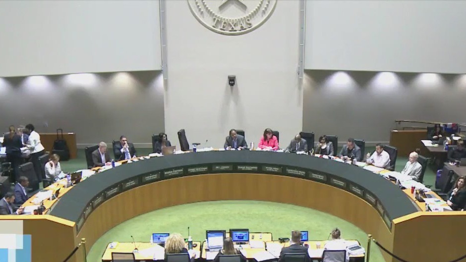 Dallas City Council members look to double salary