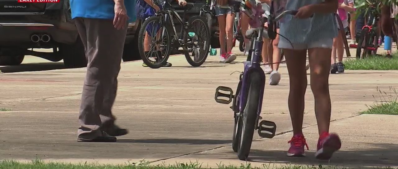 Spring Branch ISD parents pull children out of school after masks not required in classrooms