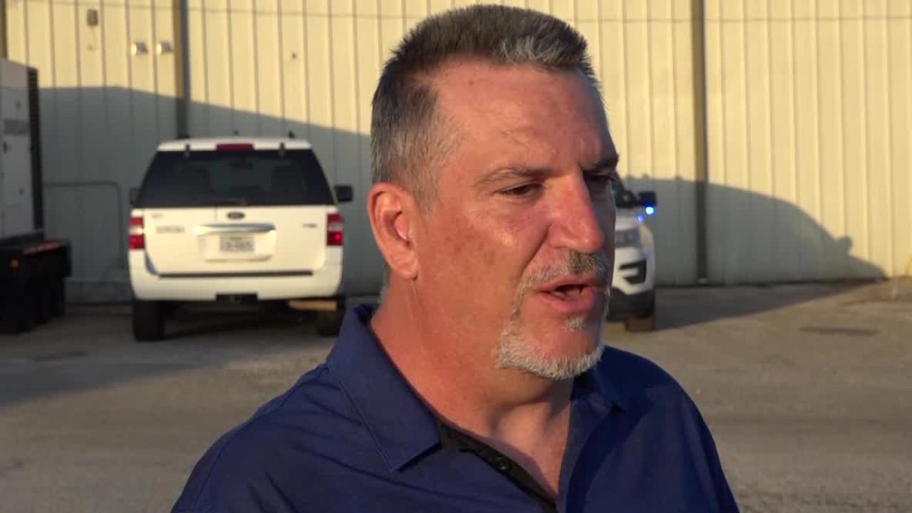 Father of Harris County deputy Robert Howard speaks at procession