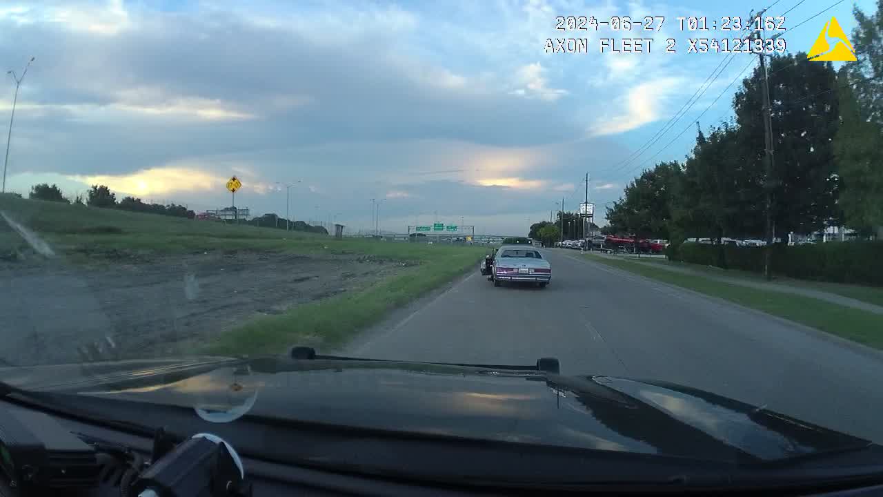 VIDEO: Suspect in Cedar Hill police chase opens fire