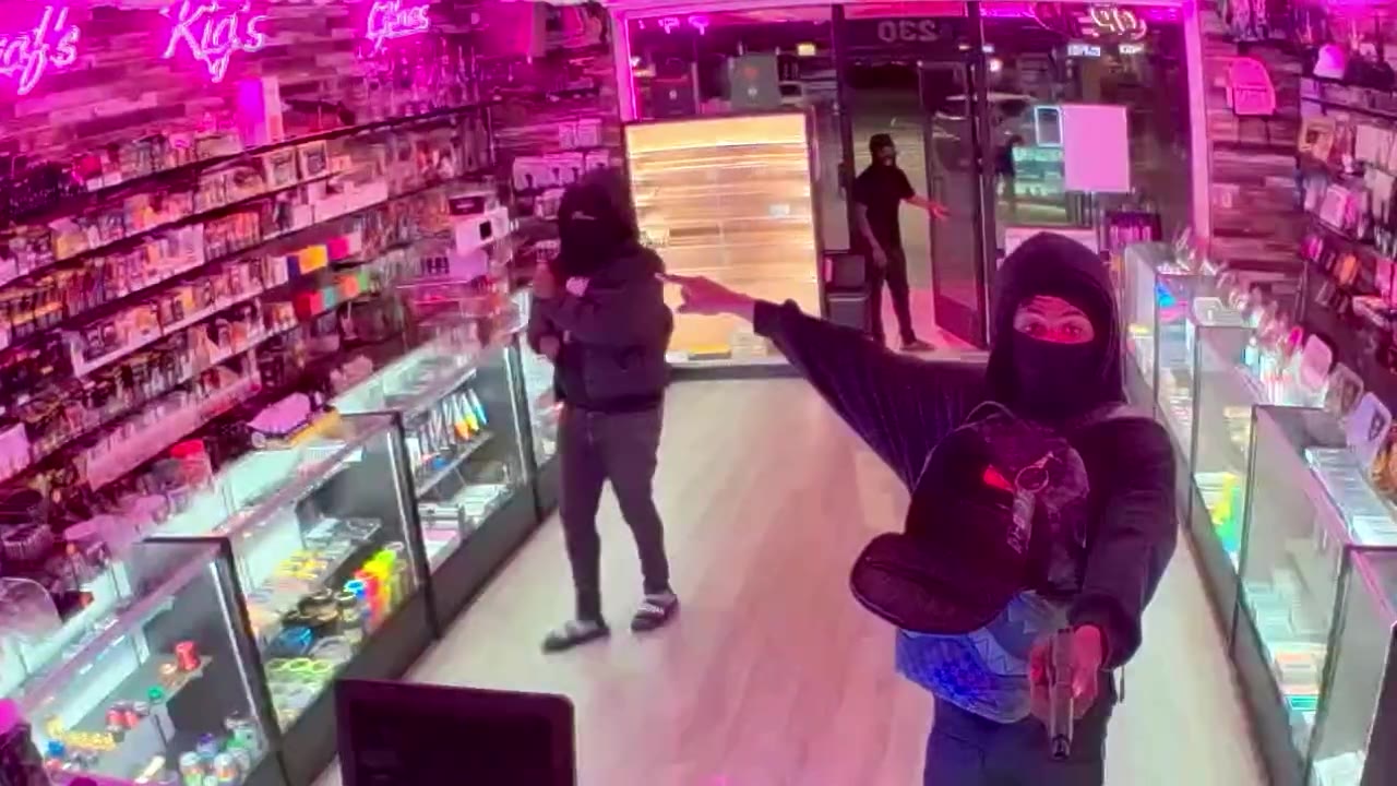 Burleson PD search for smoke shop robbery suspects