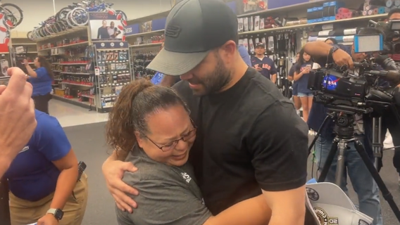 Houston Astros fan waits 36 hours to meet Jose Altuve