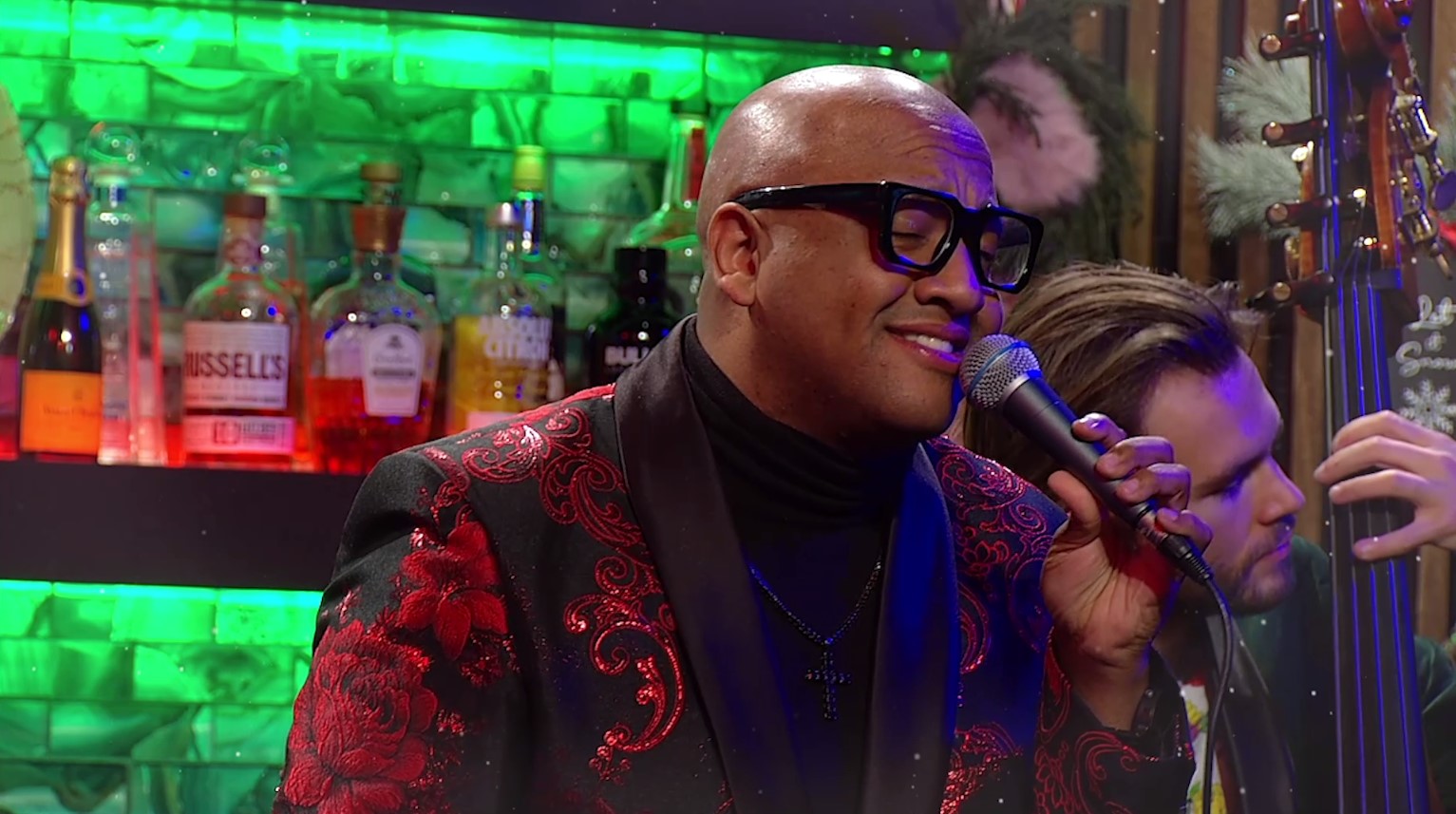 A Christmas Musical: Holiday tunes on The Nightcap