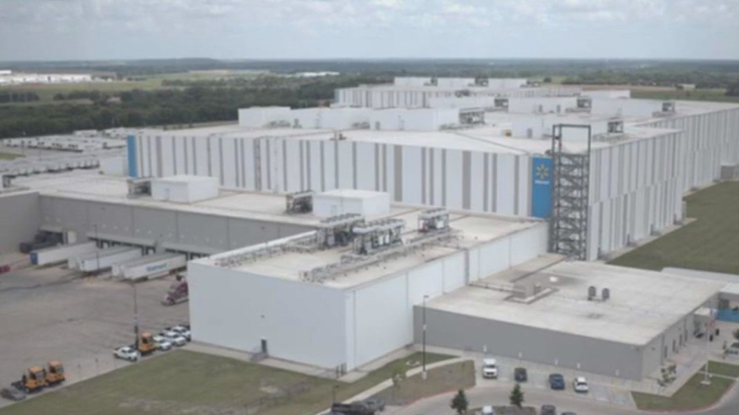 New high-tech Walmart distribution center opens