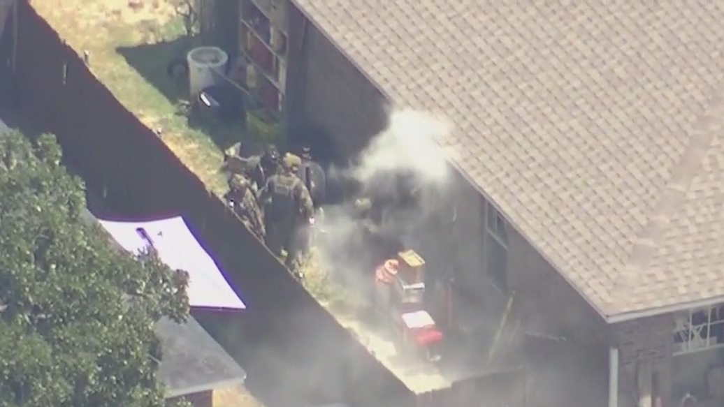 Tarrant County deputy shot serving warrant