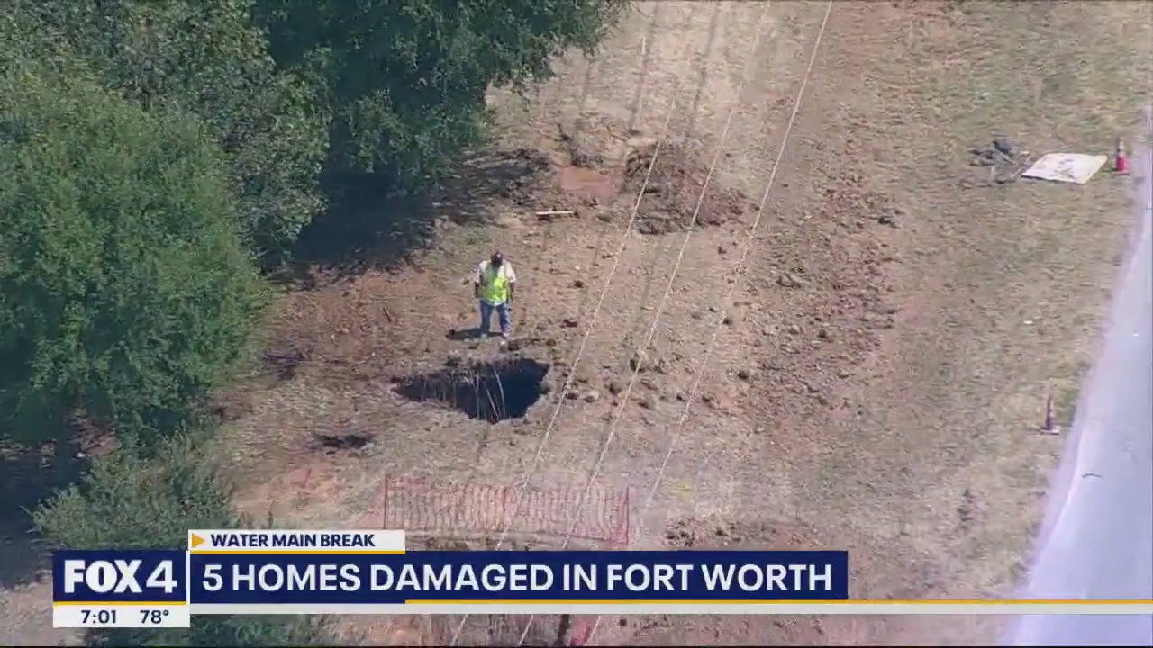 Water main break damages homes in Fort Worth