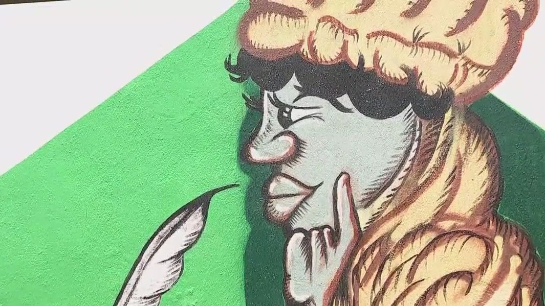 Phillis Wheatley mural graces South Dallas school