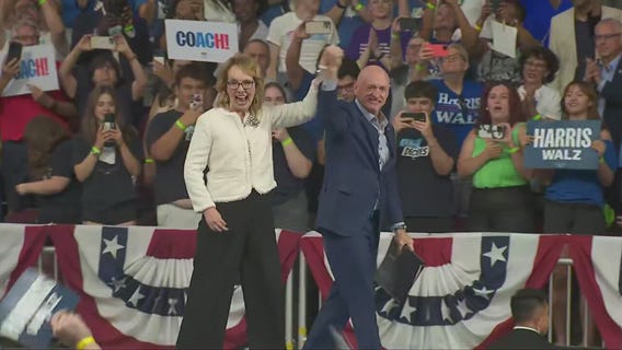 Mark Kelly, Gabby Giffords at Arizona Harris rally