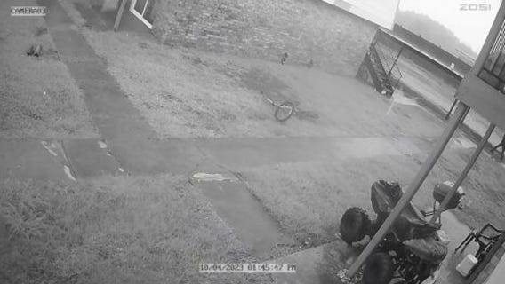 Video shows possible Pasadena murder suspects