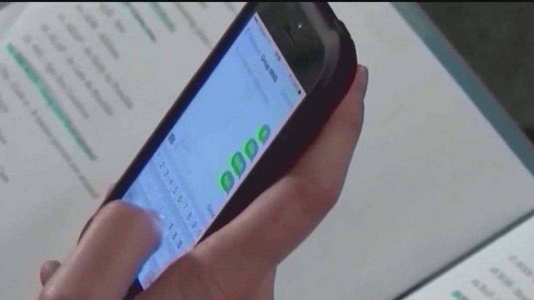 TEA commissioner calls for school ban on phones