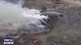 Houston firefighters clear scene of mulch fire