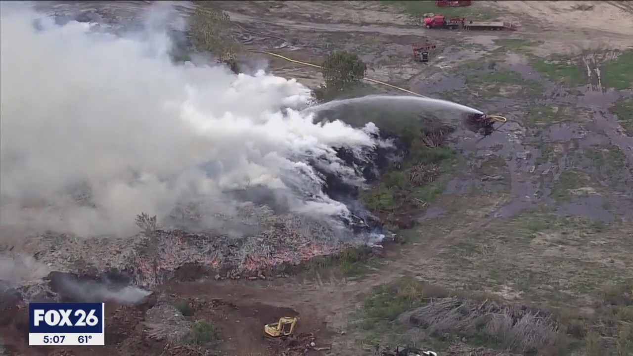 Houston firefighters clear scene of mulch fire