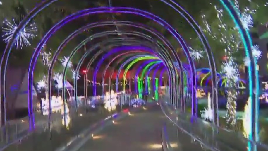 Marriott Marquis in Houston brings on holiday cheer