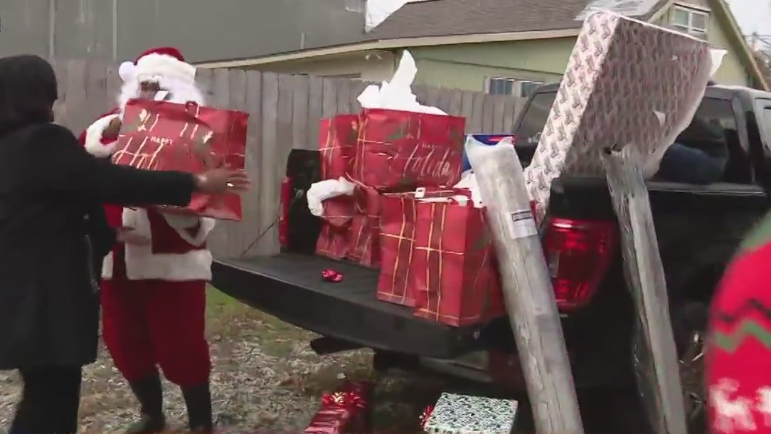 Day 5: Gifts for the Rosales family