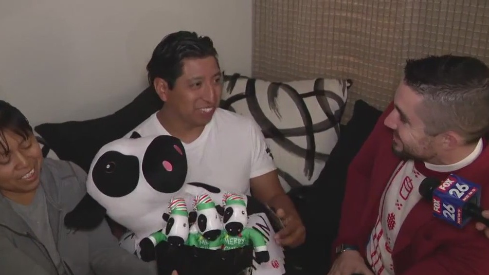 Day 7 of 12 Days of Christmas: Vicente family