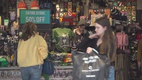 Americans to spend more on holiday shopping