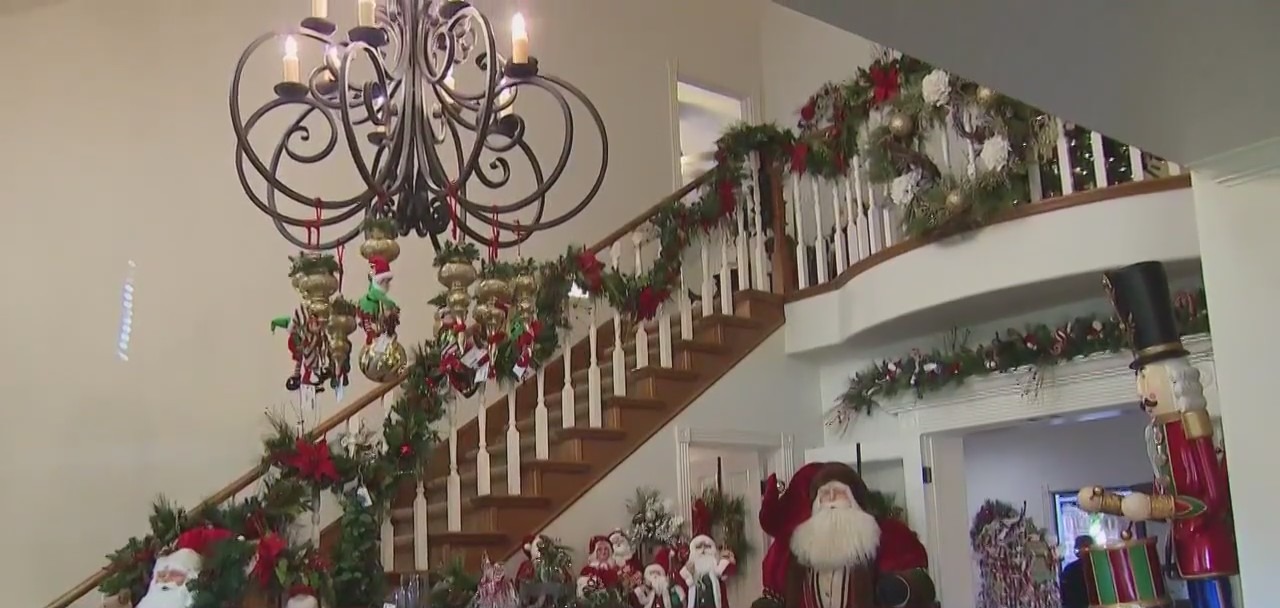 When to bid farewell to holiday decor