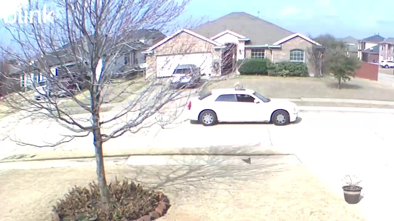VIDEO: Gunfire erupts in neighborhood near school