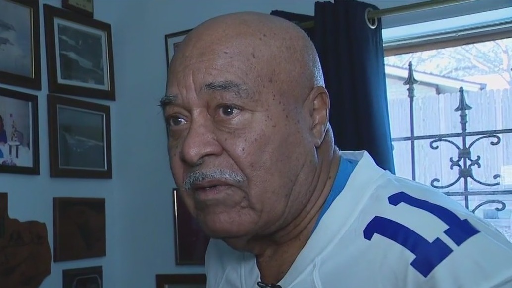 Micah Parsons gifts Super Bowl tickets to veteran