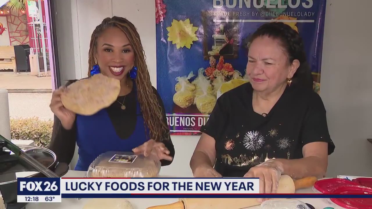 Trying bu?uelos for a "bueno" year!