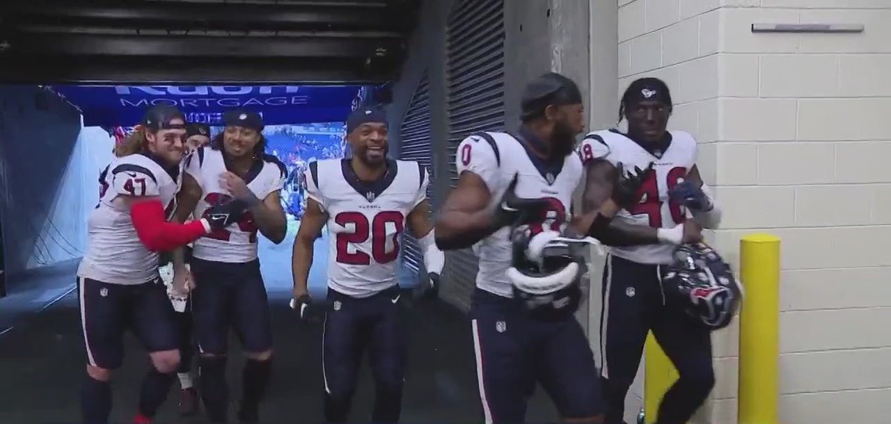 Texans secures spot in playoffs with victory against Colts