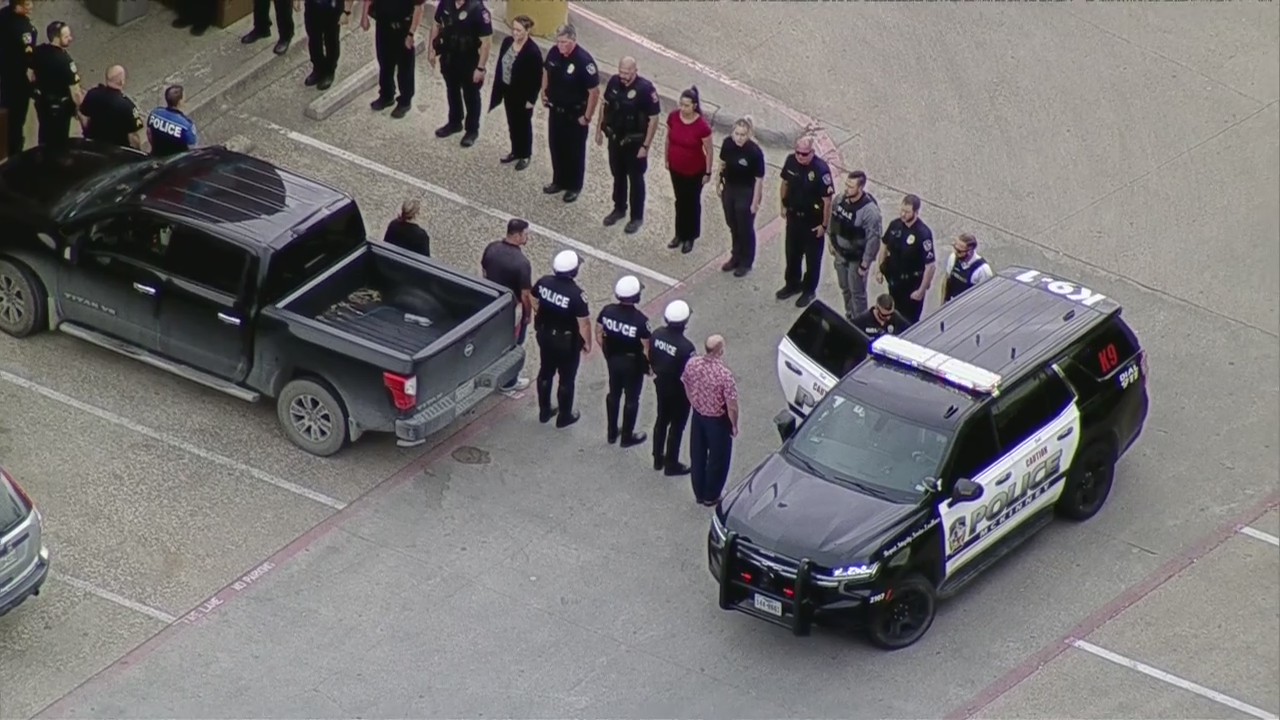 McKinney officers hold procession at vet clinic