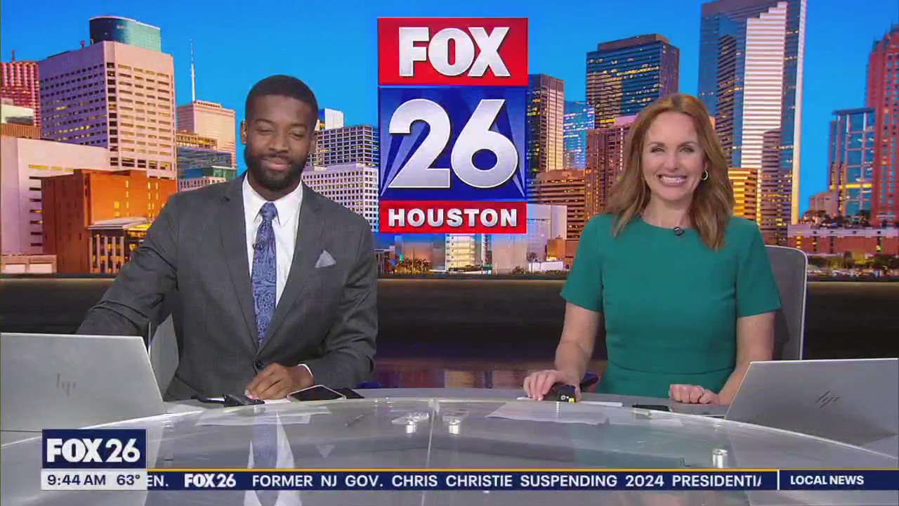 DaLaun buys Texans gear