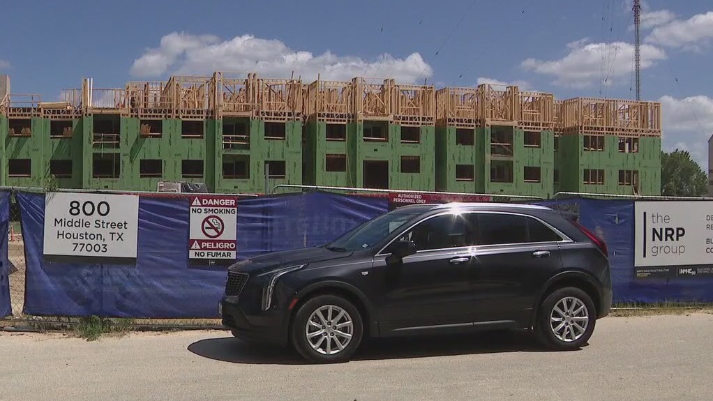 Houston mayor urged to halt $100m project over contamination