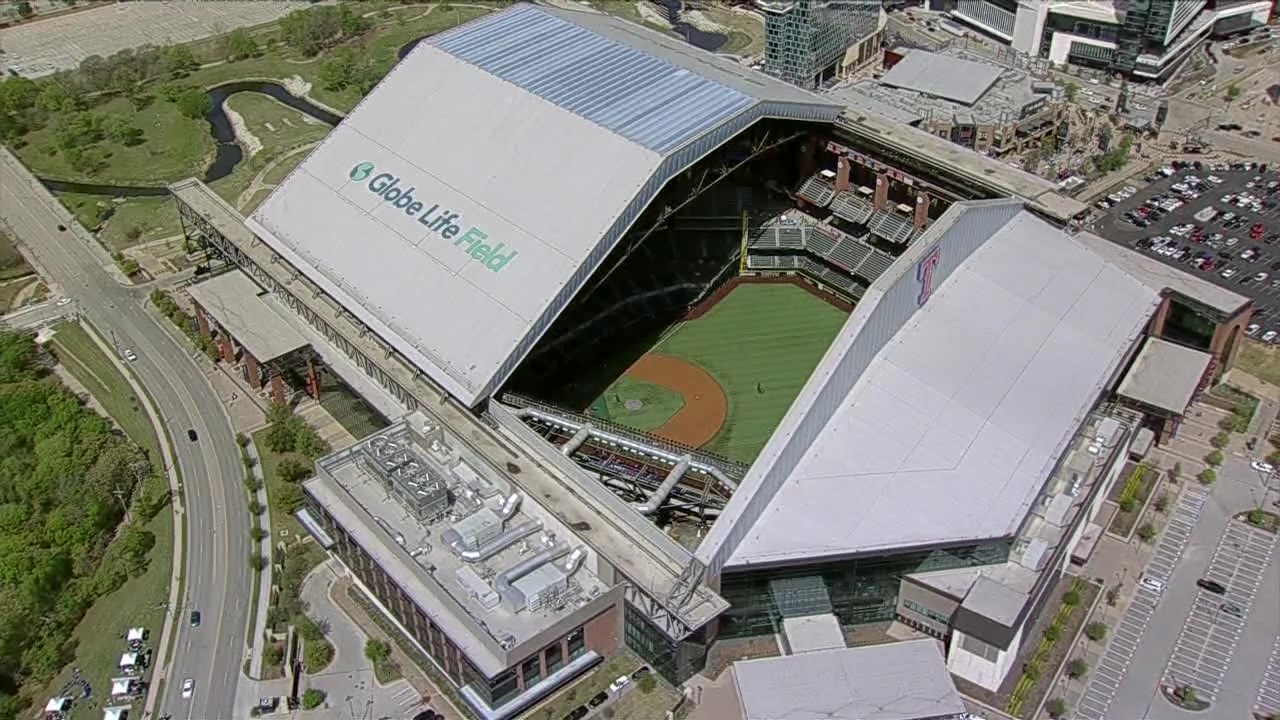 Globe Life Field roof opened on Rangers opening day
