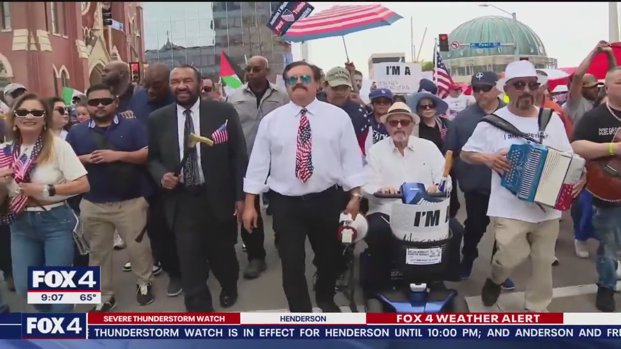 Thousands march in Dallas for immigration reform