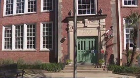 Houston ISD parents react to no heat in classrooms