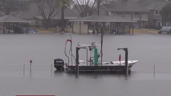 Houses evacuated near Lake Conroe for high water
