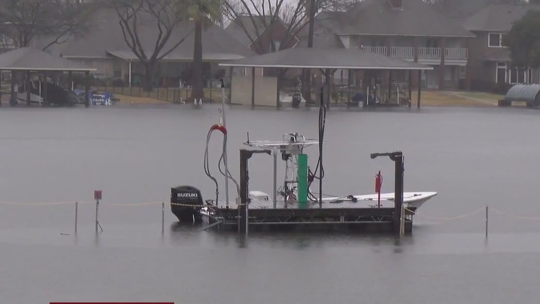 Houses evacuated near Lake Conroe for high water