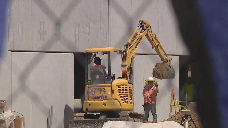 Houston mayor sounds alarm over Housing Authority's disregard for pause request