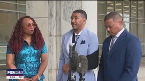 Man tased at airport demands apology from Dallas Police