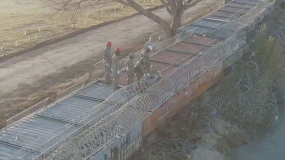 Demonstrators going to Texas-Mexico border