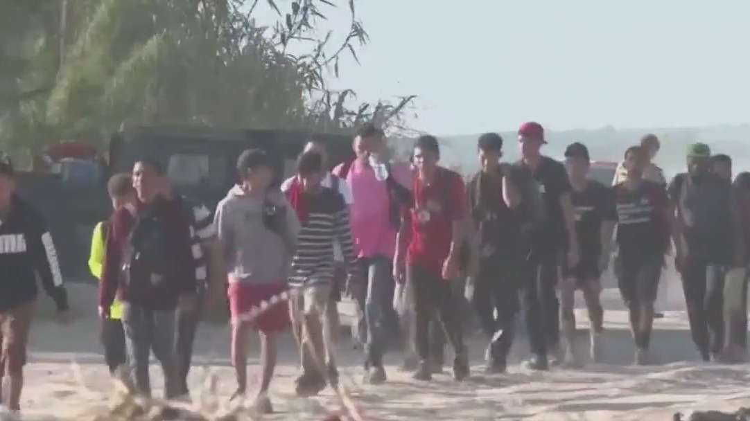 Lawmaker negotiate new border law