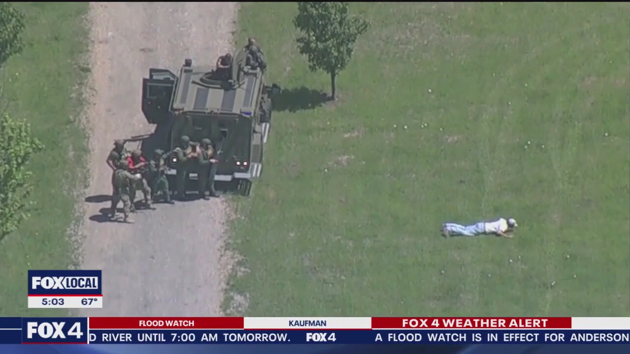 Texas capital murder suspect manhunt continues