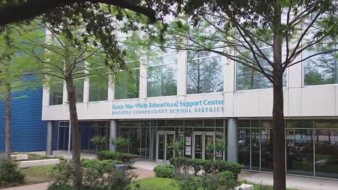 Houston ISD approves new academic calendar