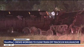 Train derails in downtown Waxahachie
